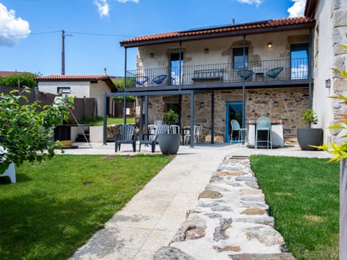 Contactar con A Casa da Fonte Azul en Ourense